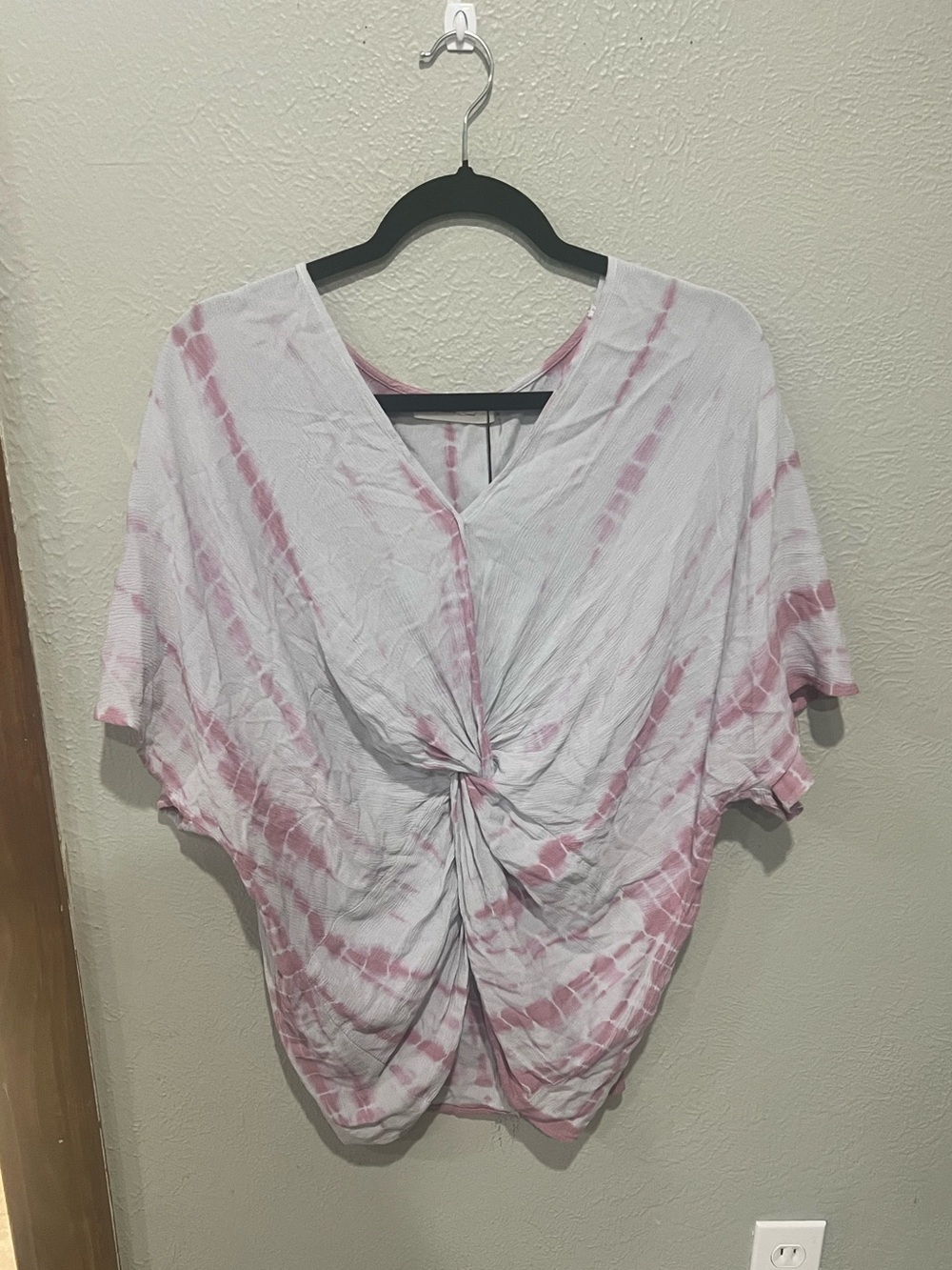 Mustard Seed Pink and White Twisted Front Tie-Dye Dolman Top Size M NWT Rayon